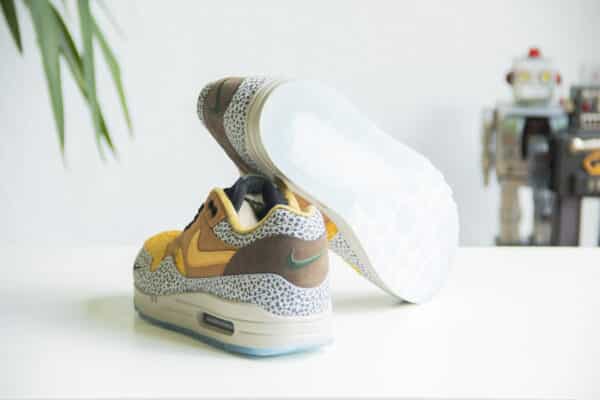 Nike Air Max 1 Atmos Safari (2016) achterkant en onderkant