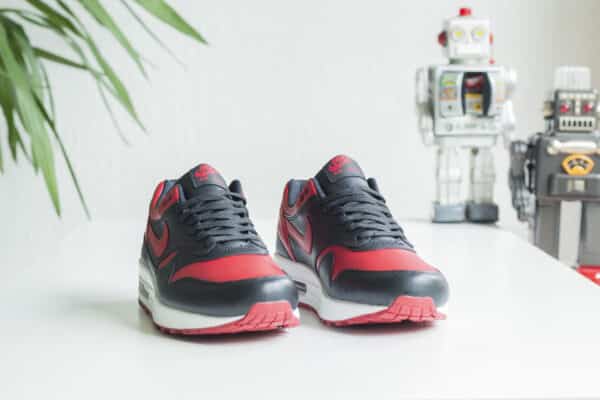Nike Air Max 1 QS Bred voorkant