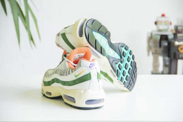 Nike Air Max 95 Era Safari achterkant en onderkant