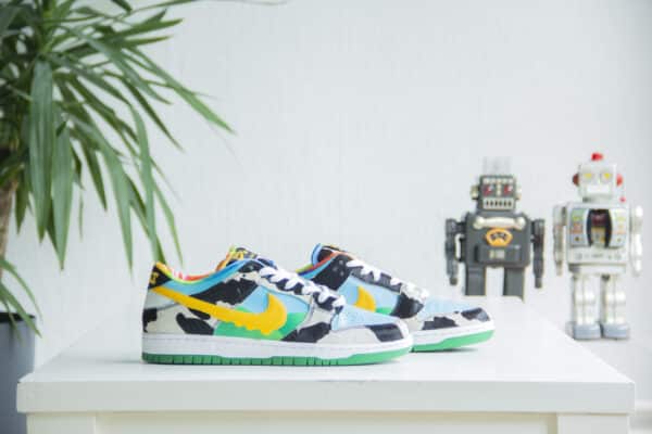 Nike SB Dunk Ben & Jerry's Chunky Dunky zijkant