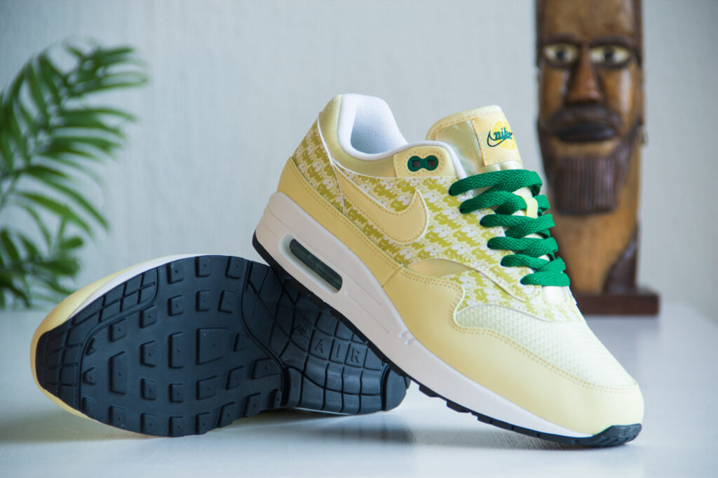 Nike Air Max 1 Lemonade buitenkant onderkant