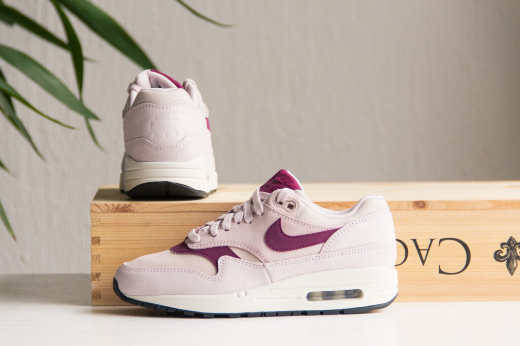 Nike Air Max 1 Barely Rose True Berry 454746 604 Slick Sneakers