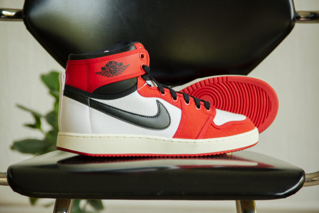 Nike Air Jordan 1 Retro AJKO Chicago zijkant en onderkant