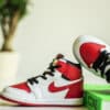 Nike Air Jordan 1 High OG Heritage (TD) binnenkant en neus