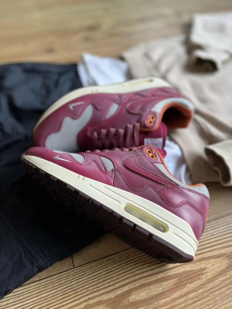 Winter sneaker 1: De Nike Air Max 1 Patta Waves Rush Maroon