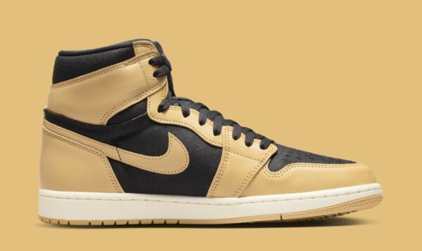 Jordan 1 Retro High OG zijkant 2