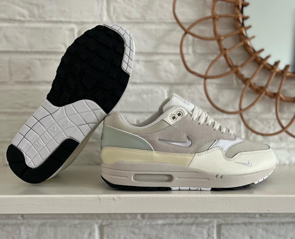 Nike Air Max 1 Premium Hangul Day- DZ5317-121 - Slick Sneakers