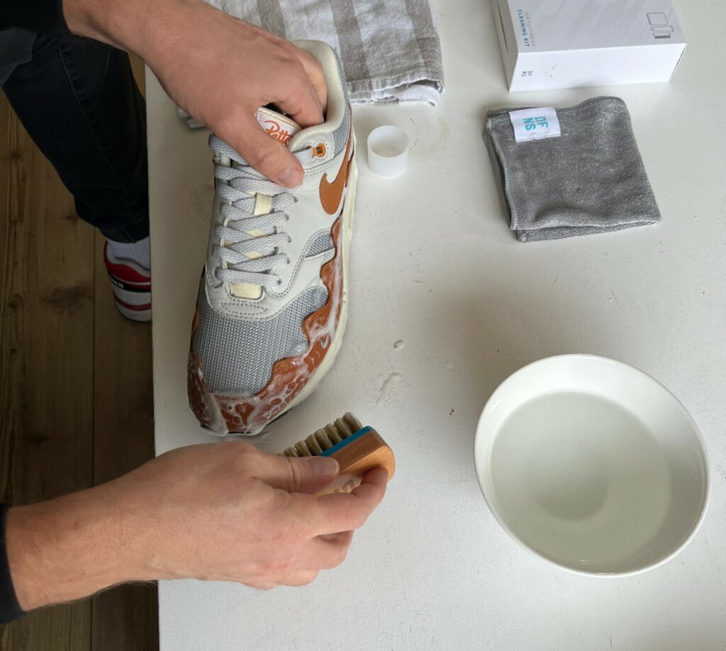 Schoonmaken bovenkant Nike Air Max 1