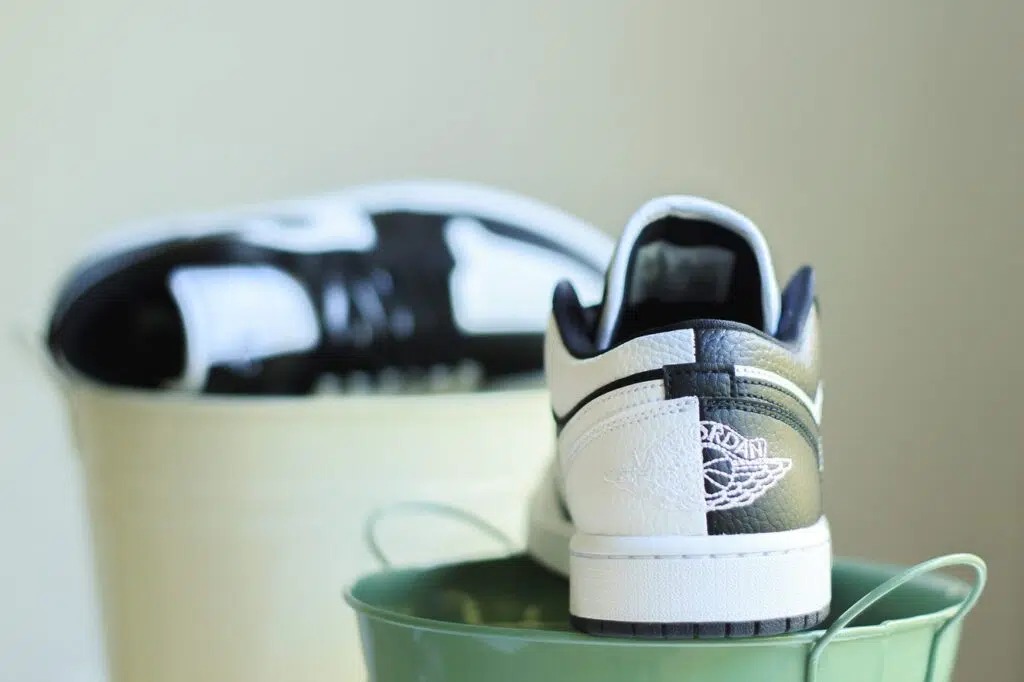 Nike Air Jordan 1 Low SE Homage Split White Black (W) logo hiel