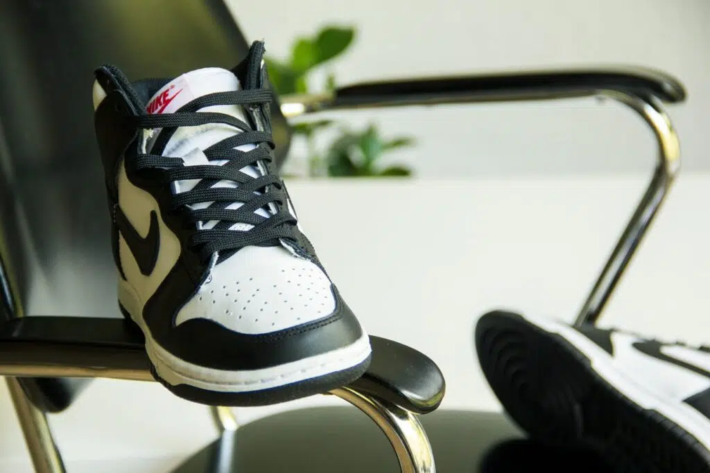 Nike Dunk High Panda (W) strap