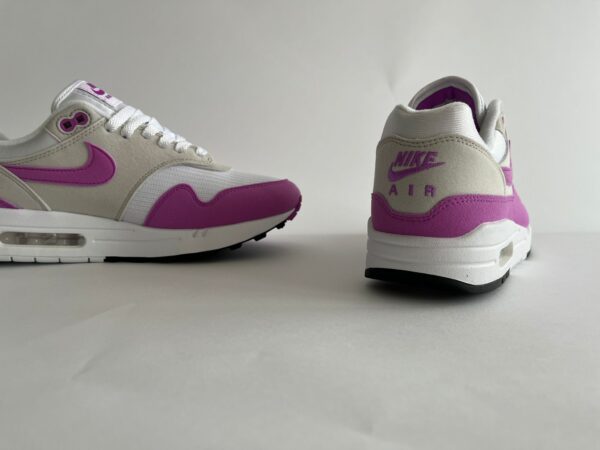 Nike Air Max 1 '87 Fuchsia Dream (W) zijkant achterkant
