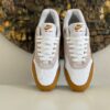 Nike Air Max 1 Bronze bovenkant