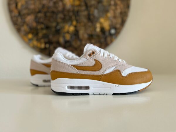 Nike Air Max 1 Bronze zijkant