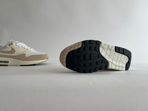 Nike Air Max 1 Pale Ivory (W) - onderkant