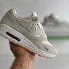 Nike Air Max 1 Pom Pom Polka Dots (W) - zijkant hand
