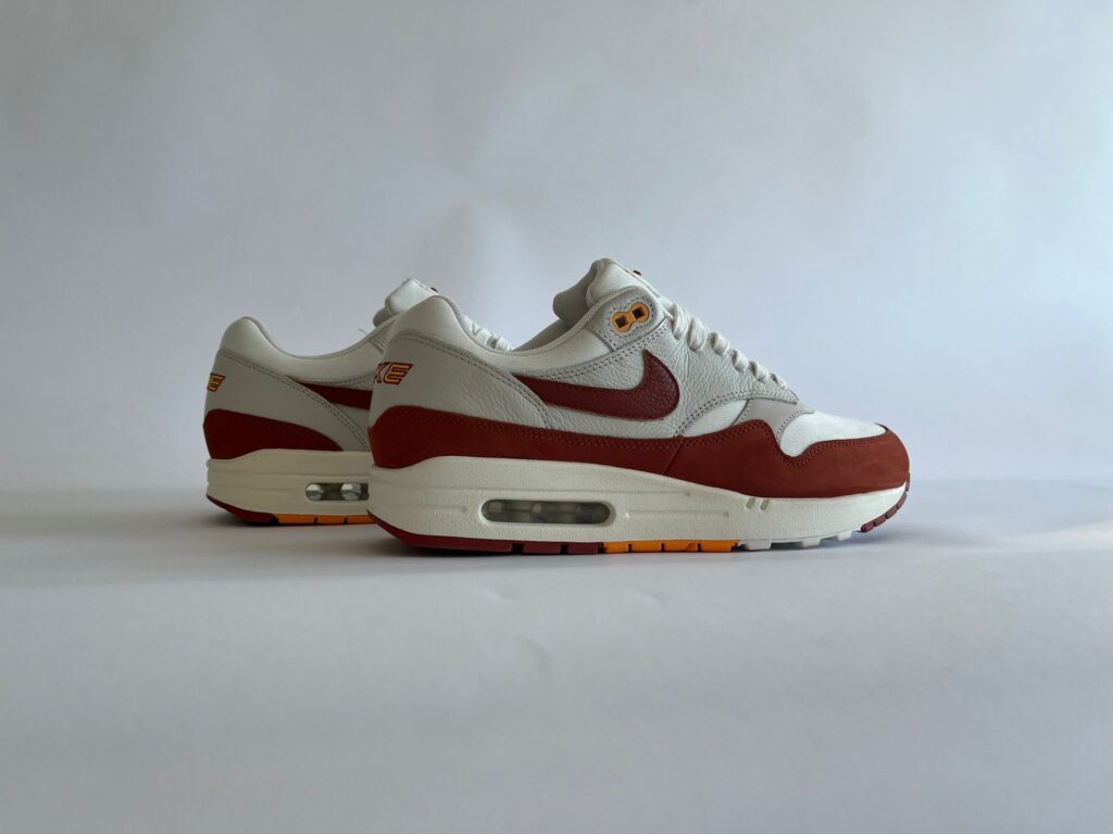 Nike Air Max 1 Rugged Orange (W) zijkant