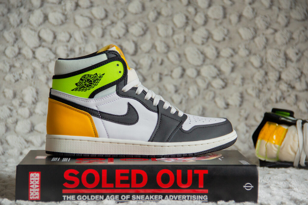 Sneaker afkortingen: Nike AJ1 High Volt Gold