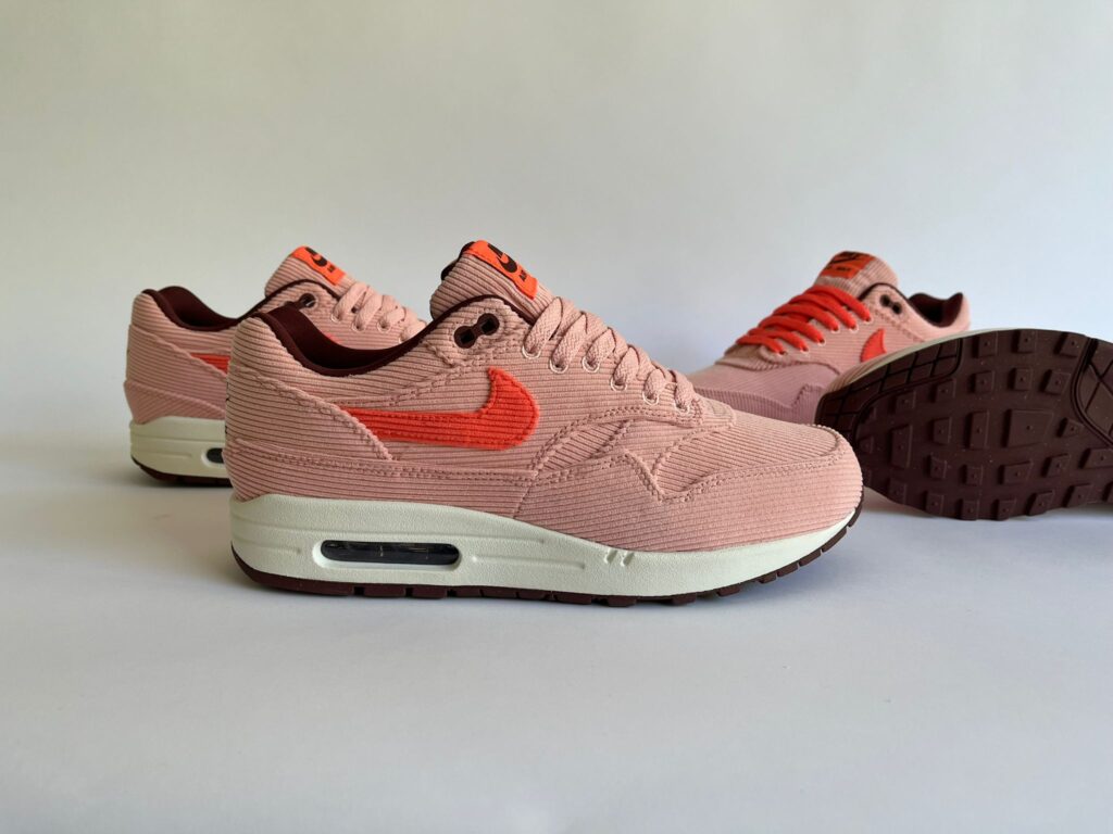 Sneaker afkortingen: FSR van de Nike Air Max 1 Corduroy Coral Stardust