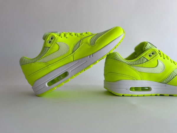 Nike Air Max 1 PRM Volt Schuin