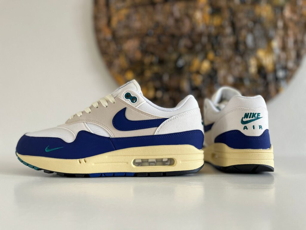 Nike Air Max 1 Athletic Department Deep Royal Blue achterkant