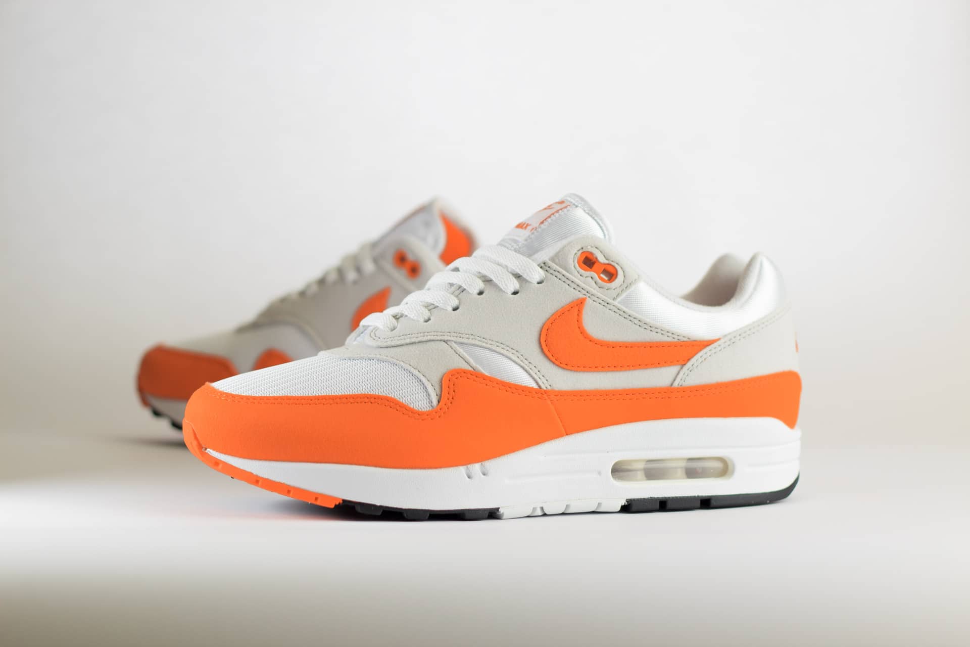 Nike schoenen oranje outlet