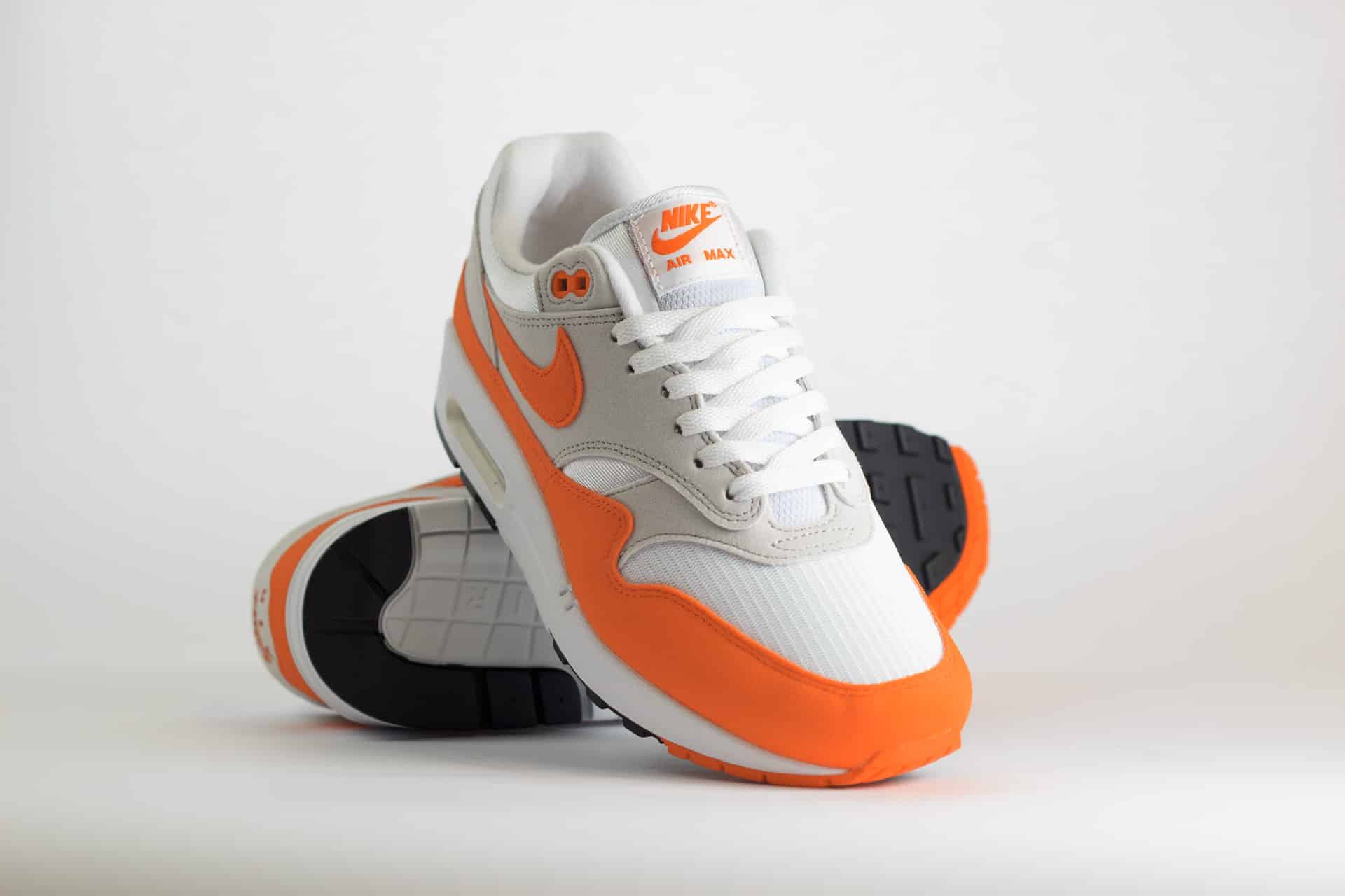 Nike air max 1 wit oranje on sale