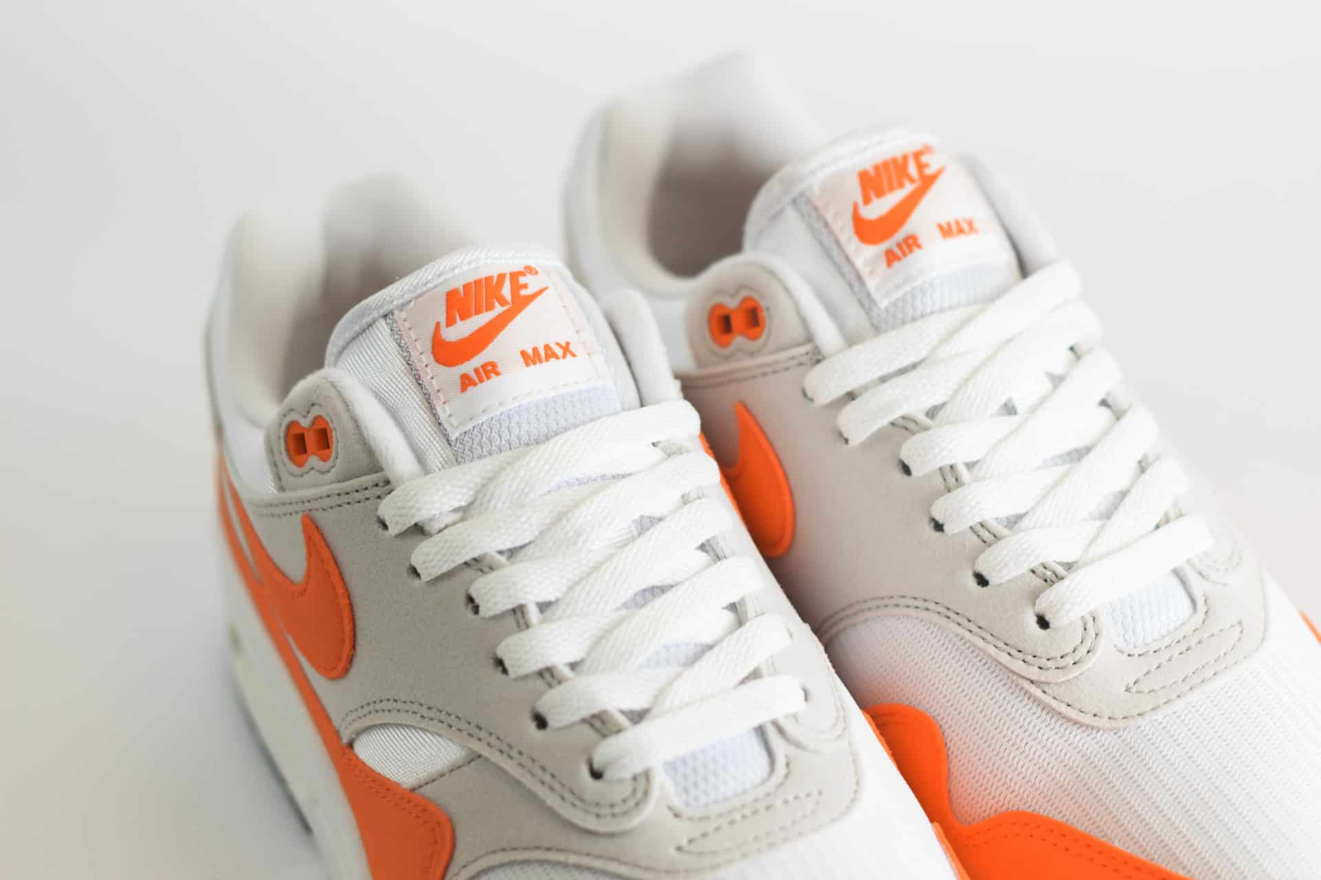 Nike air max 1 wit oranje on sale
