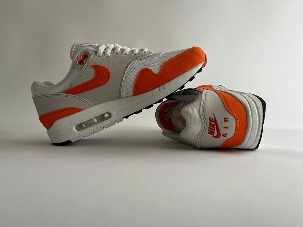 Nike Air Max 1 Safety Orange (W) achterkant