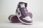 Nike Air Jordan 1 High OG Mauve – Wit/Mauve - Heren/Dames/Unisex Sneakers – Leer - DZ5485-105 - Voorkant
