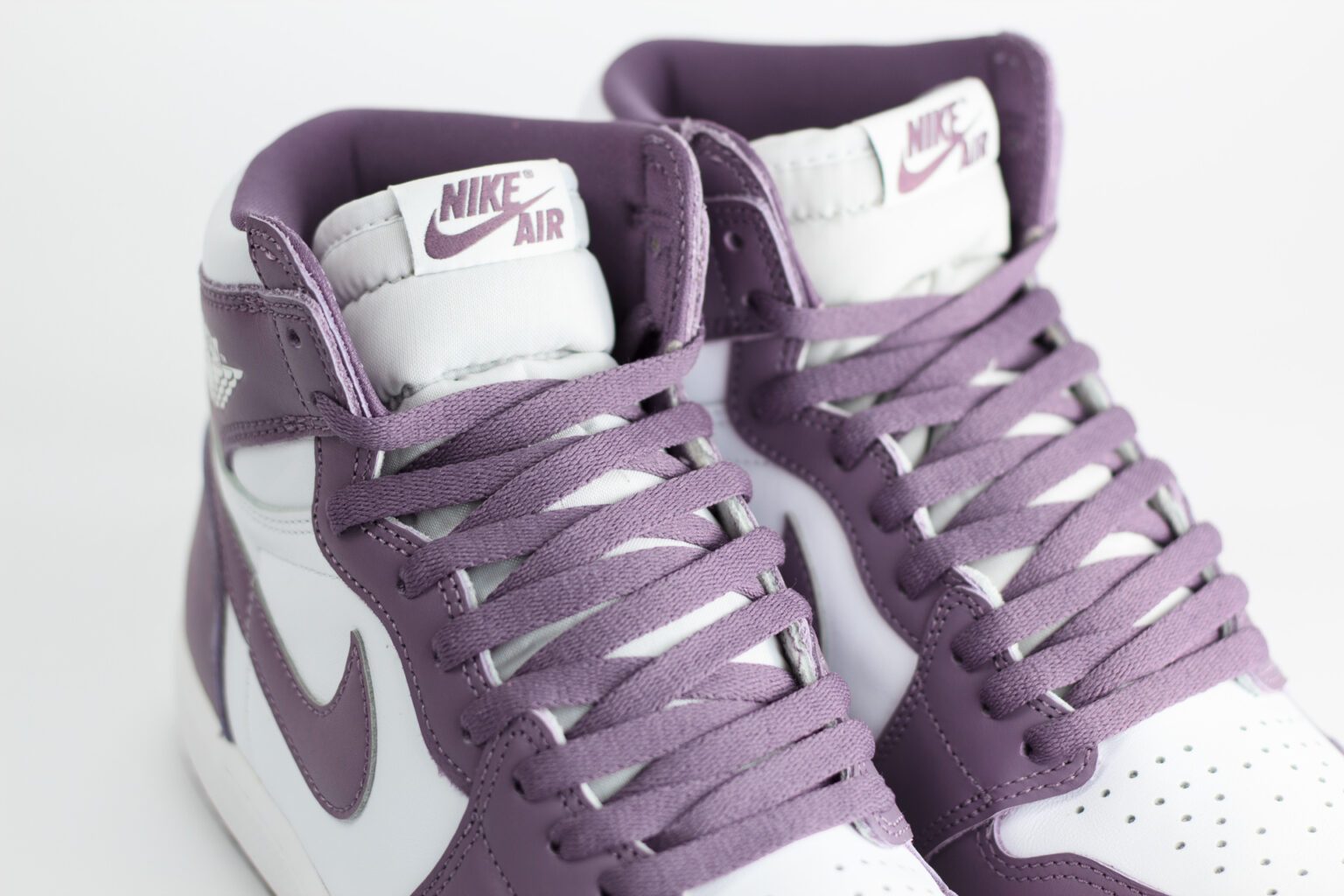 Nike Air Jordan 1 High OG Mauve – Wit/Mauve - Heren/Dames/Unisex Sneakers – Leer - DZ5485-105 - Bovenkant