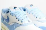 Nike Air Max 1 Premium Blueprint – Wit/Blauw/Oranje – Heren/Dames/Uniseks Sneakers – Leer/Mesh – DR0448-100 – Bovenkant