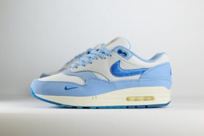 Nike Air Max 1 Premium Blueprint – Wit/Blauw/Oranje – Heren/Dames/Uniseks Sneakers – Leer/Mesh – DR0448-100 – Zijkant