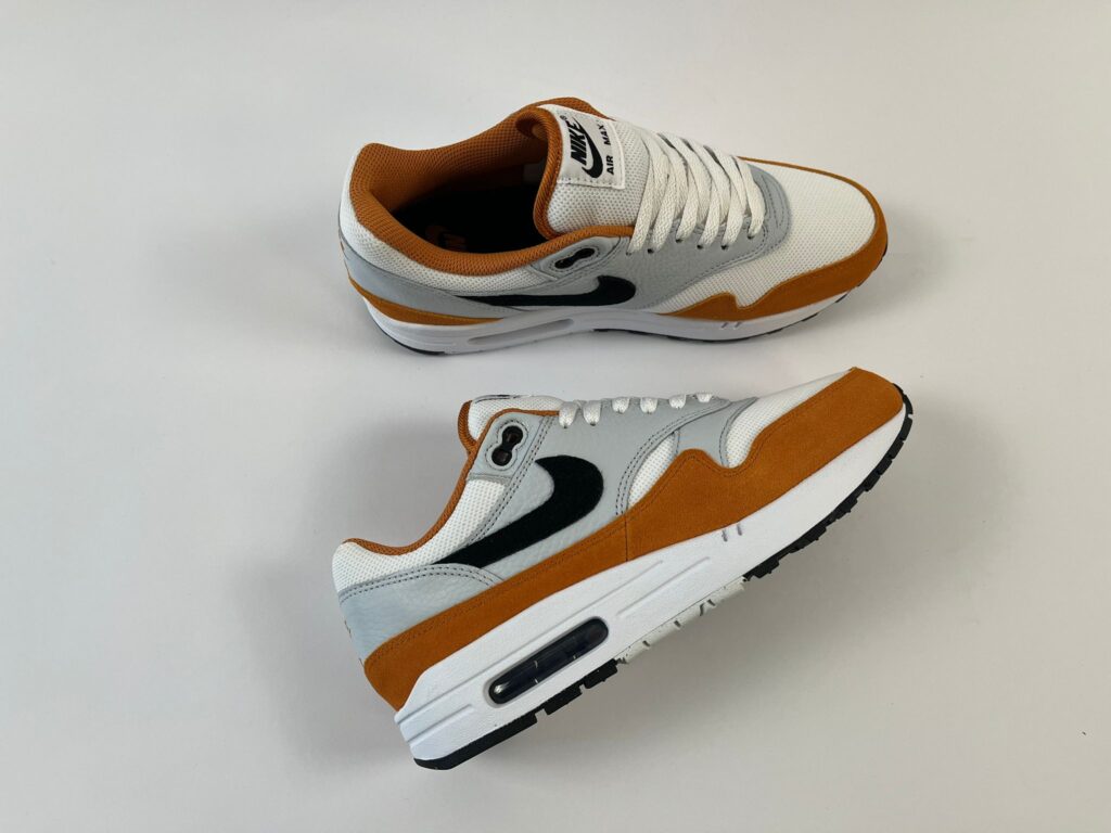 Nike Air Max 1 Monarch bovenkant