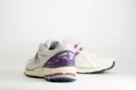 New Balance 1906R Sea Salt Radiant Purple – Paars/Wit/Grijs - Heren/Dames/Unisex Sneakers - Mesh/Leer/Suède - M1906REF - Achterkant
