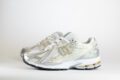 New Balance 1906R White Rain Cloud Silver Metallic – Wit/Zilver/Goud - Heren/Dames/Unisex Sneakers – Mesh/Leer - M1906RI - Zijkant