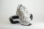 New Balance 1906R White Rain Cloud Silver Metallic – Wit/Zilver/Goud - Heren/Dames/Unisex Sneakers – Mesh/Leer - M1906RI - Voorkant