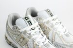 New Balance 1906R White Rain Cloud Silver Metallic – Wit/Zilver/Goud - Heren/Dames/Unisex Sneakers – Mesh/Leer - M1906RI - Bovenkant