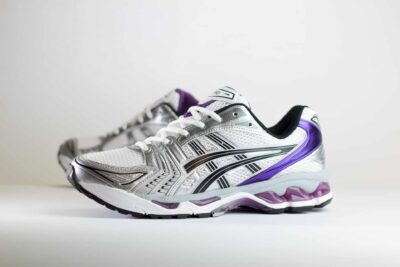 Asics Gel-Kayano 14 White Dark Grape (W) - Zilver/Paars/Wit Heren/Dames/Unisex Sneakers - Mesh/Leer - 1202A056-111 - Zijkant
