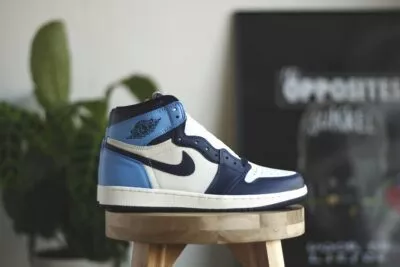 Air Jordan 1 Obsidian