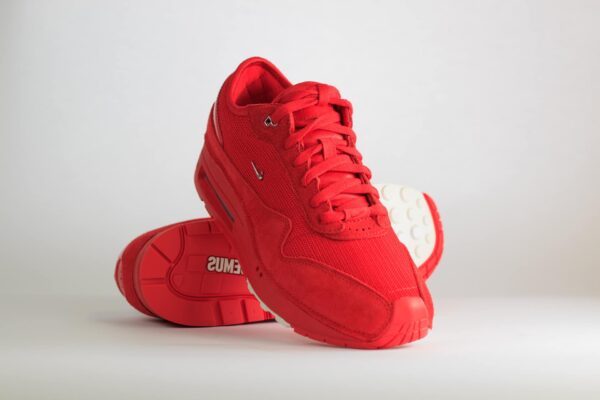 Nike Air Max 1 ’86 Jacquemus Mystic Red (W) – Rood Heren/Dames/Unisex Sneakers – Leer/Suède - HM6690-600 – Voorkant