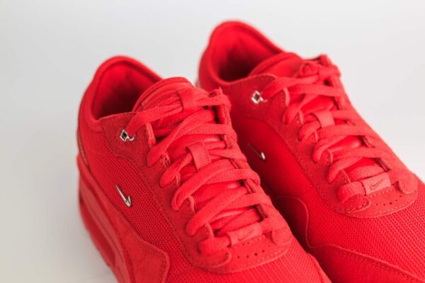 Nike Air Max 1 ’86 Jacquemus Mystic Red (W) – Rood Heren/Dames/Unisex Sneakers – Leer/Suède - HM6690-600 – Tong
