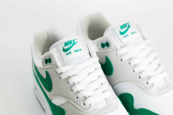 Nike Air Max 1 ’87 Malachite (W) – Groen/Wit Heren/Dames/Uniseks Sneakers – Vilt/Mesh - DZ2628-003 – Tong