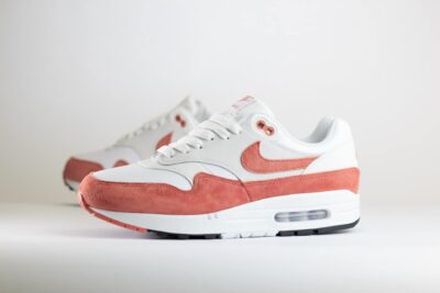Nike Air Max 1 ’87 White Canyon Pink (W) – Roze/Wit Heren/Dames/Unisex Sneakers – Leer/Suède - FZ1468-100 - Zijkant
