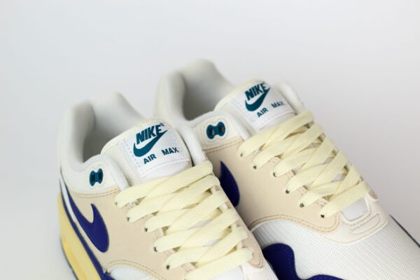 Nike Air Max 1 Athletic Department Deep Royal Blue – Wit/Blauw Heren/Dames/Uniseks Sneakers – Leer/Mesh - FQ8048-133 – Tong