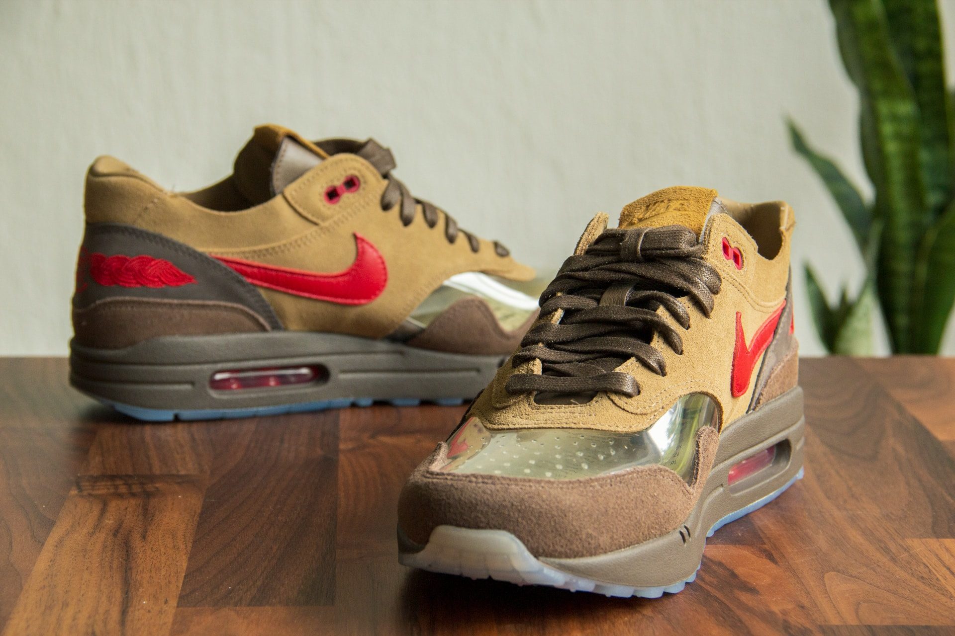 Nike Air Max 1 CLOT Kiss of Death CHA binnenkant en voorkant