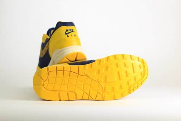 Nike Air Max 1 CO.JP Michigan Head to Head (W) – Blauw/Geel Heren/Dames/Uniseks Sneakers – Leer - FJ5479-410 – Onderkant