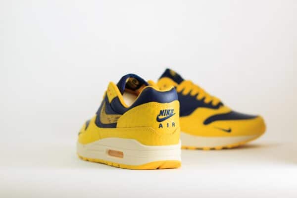 Nike Air Max 1 CO.JP Michigan Head to Head (W) – Blauw/Geel Heren/Dames/Uniseks Sneakers – Leer - FJ5479-410 – Achterkant