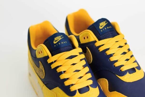 Nike Air Max 1 CO.JP Michigan Head to Head (W) – Blauw/Geel Heren/Dames/Uniseks Sneakers – Leer - FJ5479-410 – Tong