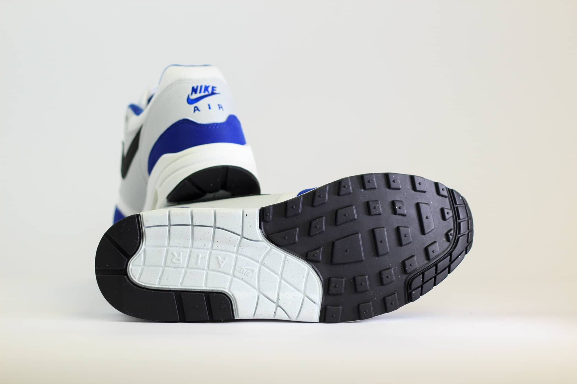 Nike Air Max 1 Deep Royal Blue – Blauw/Zwart/Wit Heren/Dames/Uniseks Sneakers – Vilt/Mesh - FD9082-100 – Onderkant