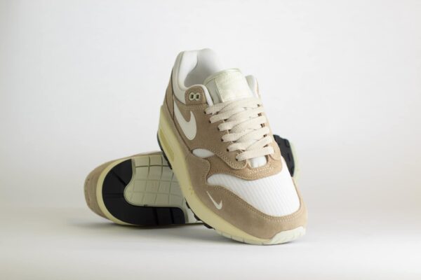 Nike Air Max 1 Hangul Day Khaki (W) – Wit/Khaki/Bruin Heren/Dames/Uniseks Sneakers – Leer - FQ8150-133 – Voorkant
